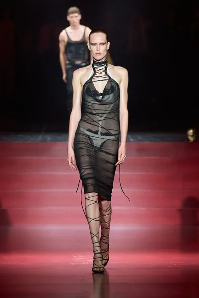 Look 12